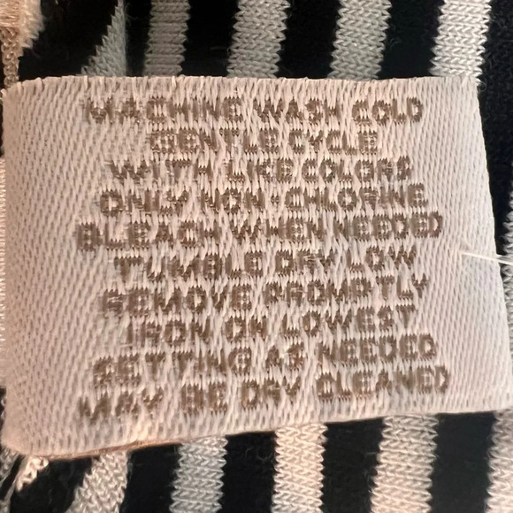 Chico’s Black and White Blocked Striped ‘Antonia’ Tee Shirt. Size 2. NWT. - Picture 6 of 8